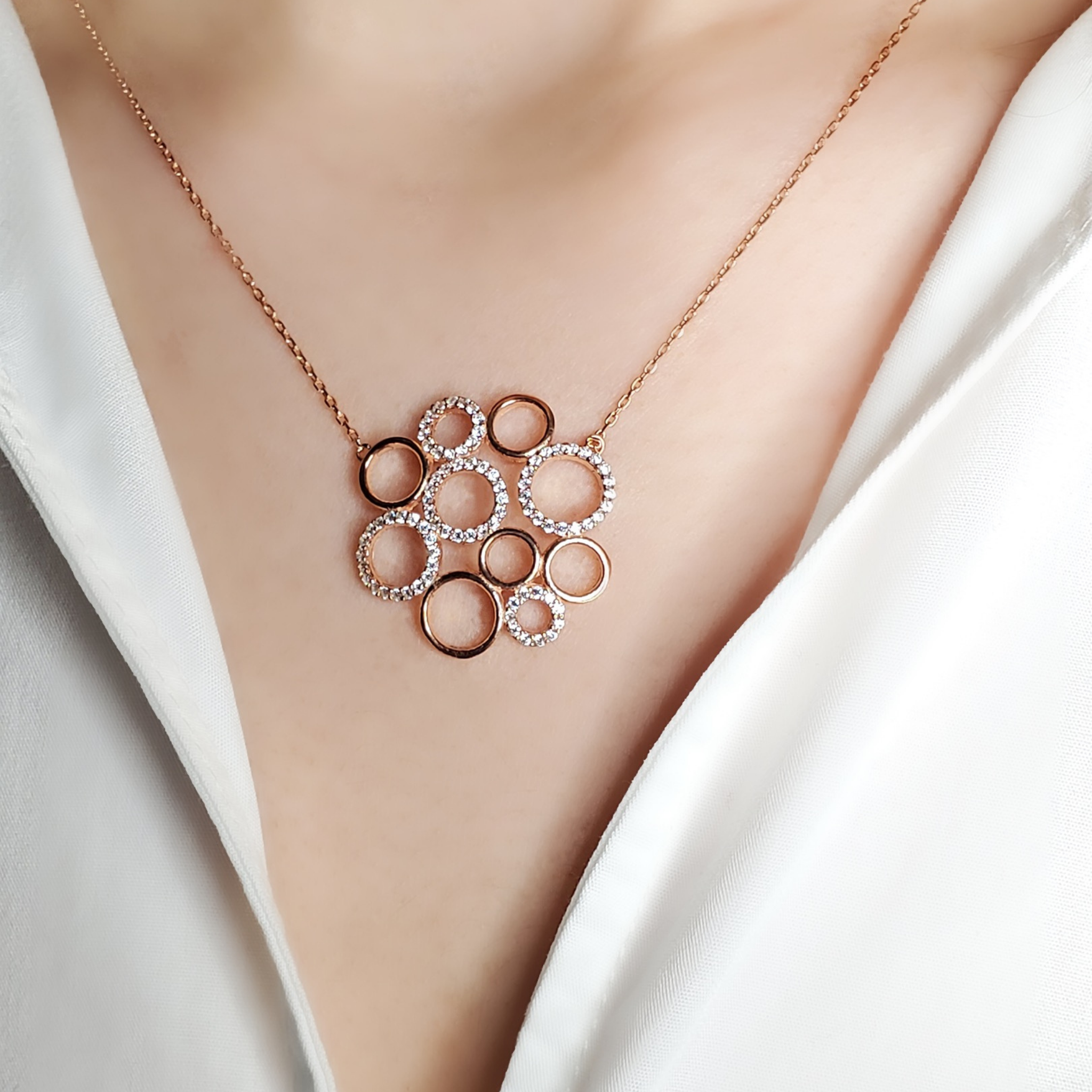 Circles necklace photo on a model.